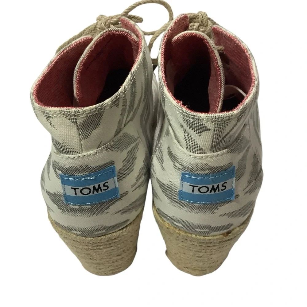 Tom’s Rattan Lace Up Wedge White Grey